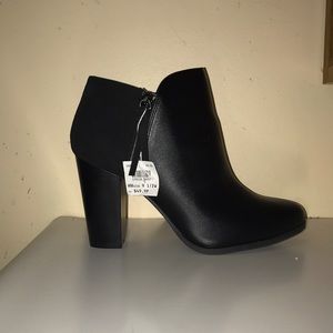 Black heel boots
